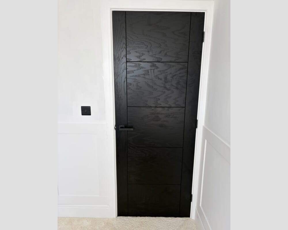 686x1981x44mm (27") Iseo Black Oak Solid Core - Prefinished Internal Doors